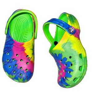 CROCS Tie Dye Classic clogs girl’s sandals shoes  size 2